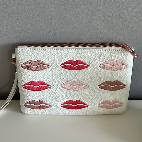 Ultimate Rest & Rejuvenate Beauty Bath Kit with Travel Bag! - Picture 9 of 10